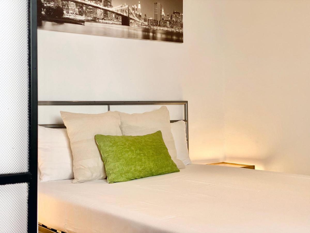Charming Gran Via Attic Madrid Exterior photo