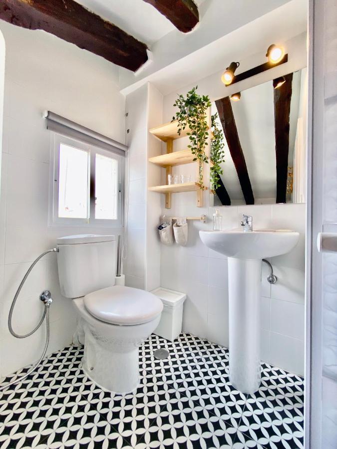 Charming Gran Via Attic Madrid Exterior photo