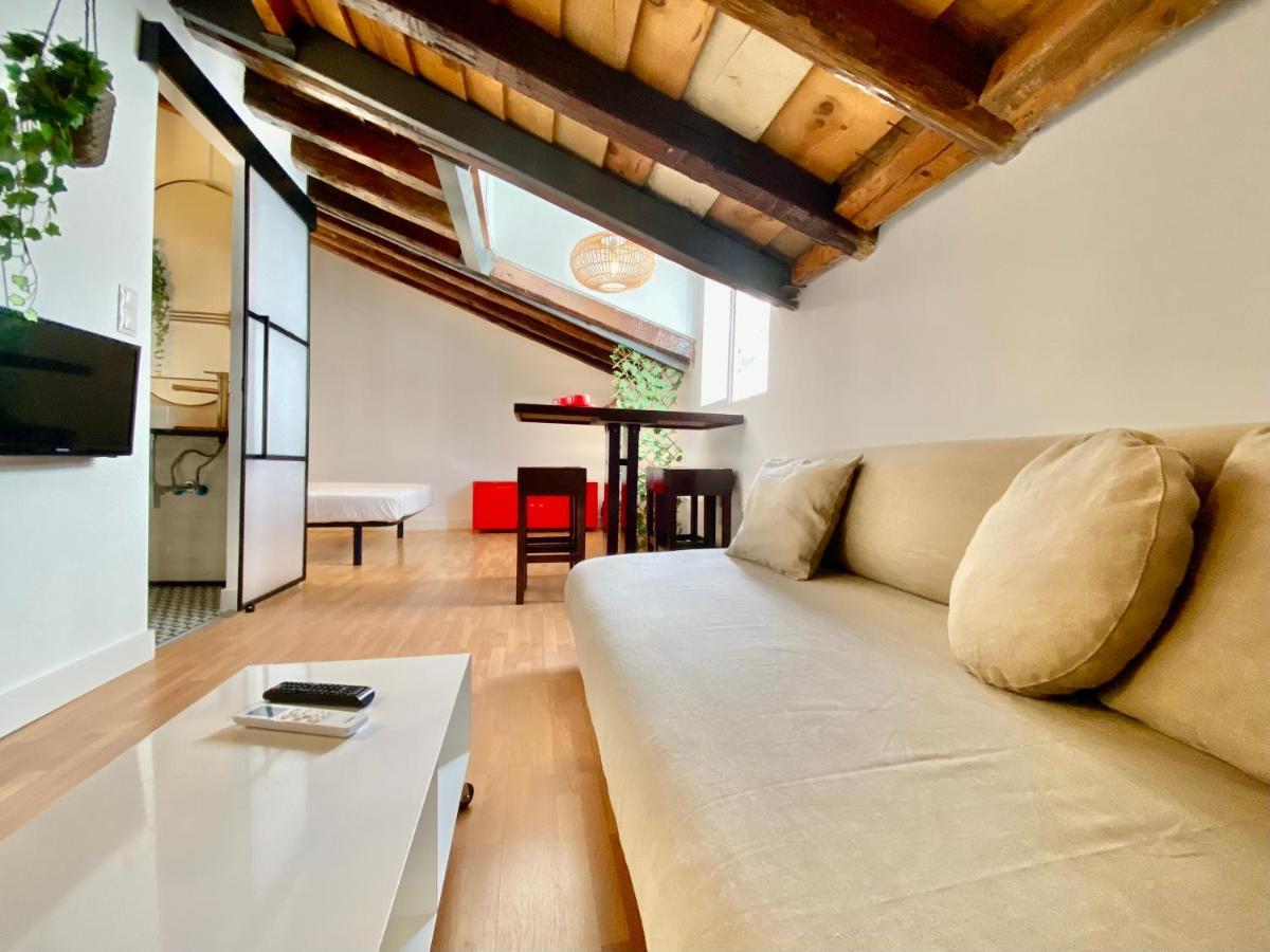 Charming Gran Via Attic Madrid Exterior photo