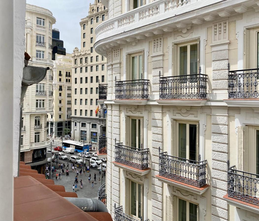 Charming Gran Via Attic Madrid Exterior photo